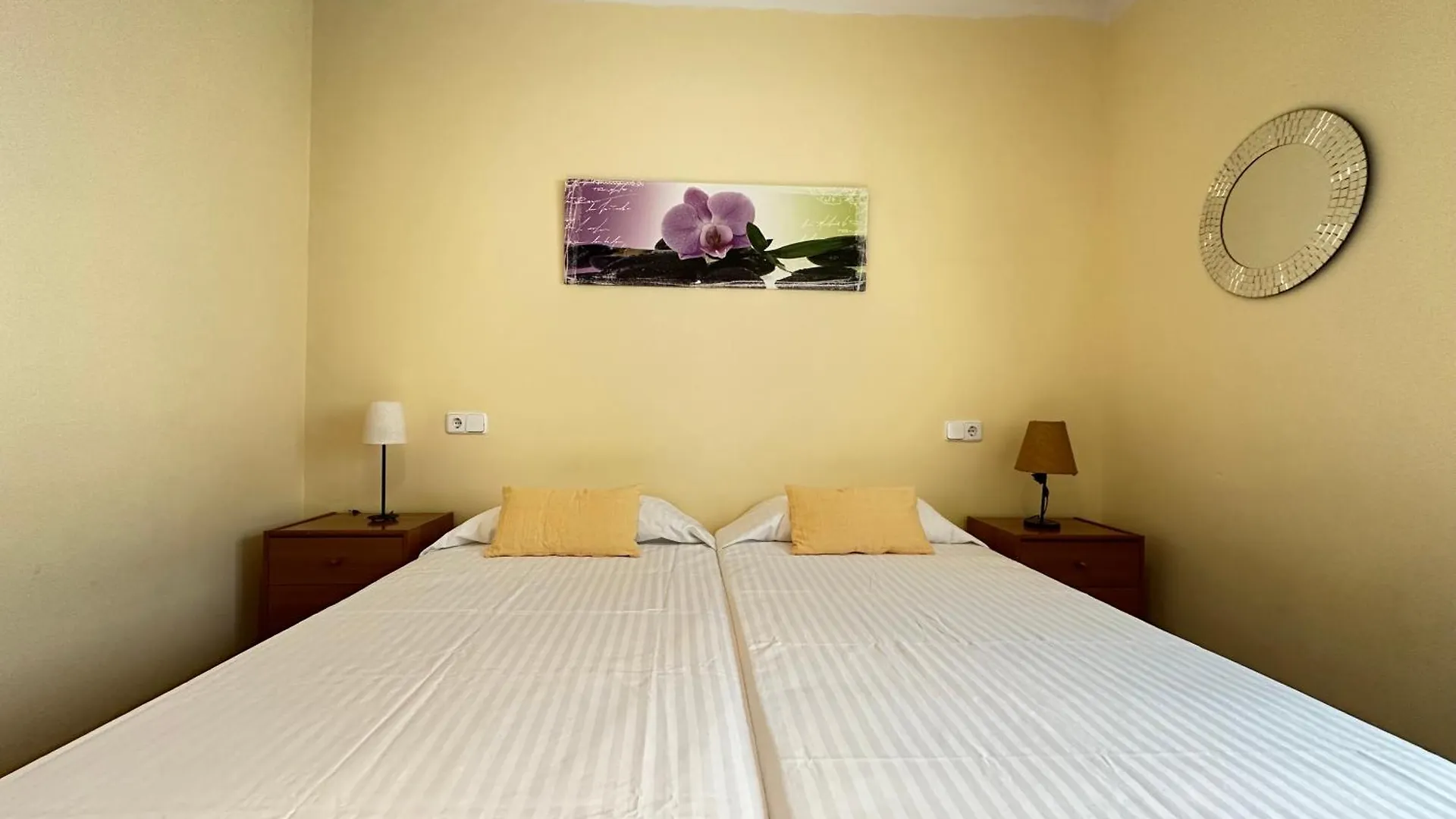 Agi Llotja Plazza Apartment Roses 0*,  Spain