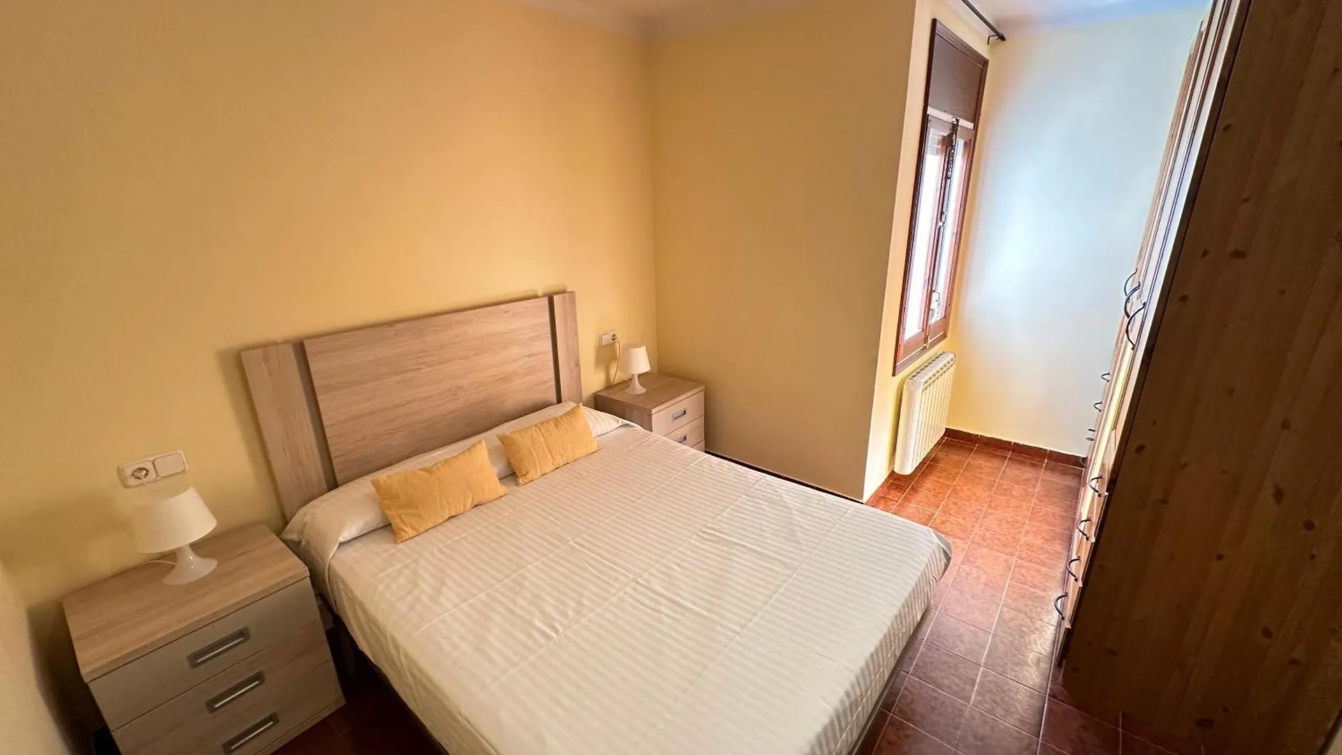 Agi Llotja Plazza Apartment Roses
